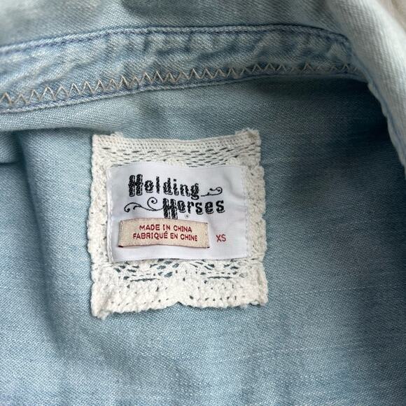 ANTHROPOLOGIE HOLDING HORSES CHAMBRAY DENIM EMBROIDERED BUTTON DOWN XS - Picture 8 of 11